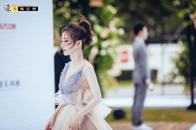  歌手|拿掉声卡，全开麦，冯提莫的唱功有多能打，吓到一众网友