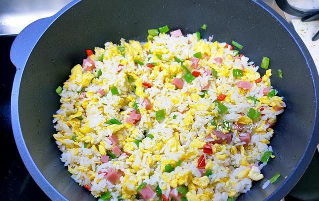营养|蛋炒饭怎么做好吃?掌握好一点,米饭越吃越香,女儿能吃2碗