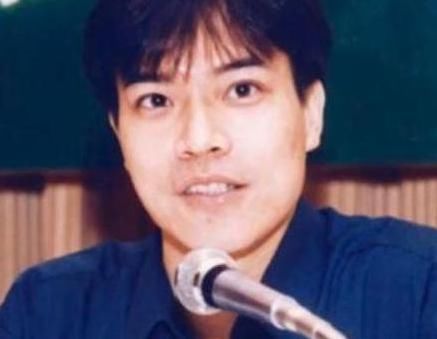  佛门|他曾是著名主持人，被富婆“包养”10年，因痛失所爱进入佛门