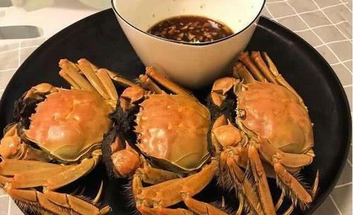  下锅|蒸螃蟹，热水下锅还是冷水下锅好？牢记这三点，螃蟹鲜嫩不掉腿！