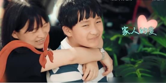  李浩菲|赵丽颖发现客人菜没上，立马到后厨催单，李浩菲上前安抚暴露情商