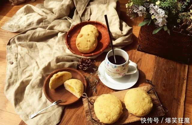 菠萝包|简单易做的一款小面包,清香酸甜不会腻,自己制作干净又卫生