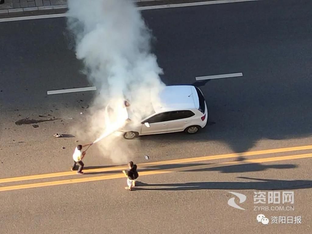  热心|险！雁城一小车追尾起火，幸得热心市民及时灭火！