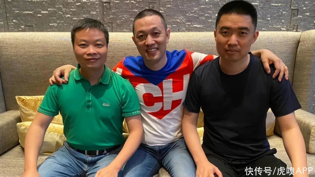 蔚小理：三兄弟反目成仇