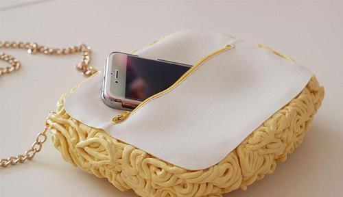 不止|不止方便面,各种食物变为挎包,真是让“吃货”难以抗拒的诱惑