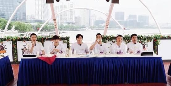  主题|《奔跑》VS《极挑》同样是围绕主题讲故事，细节处理高下立见