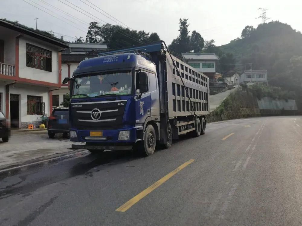  严查|是货车还是“祸车”？遵义各地“百吨王”被严查！