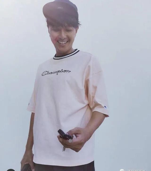  小生|TVB小生萧正楠穿女装粉嫩又可爱 两公婆爱秀爱斗嘴再度放闪