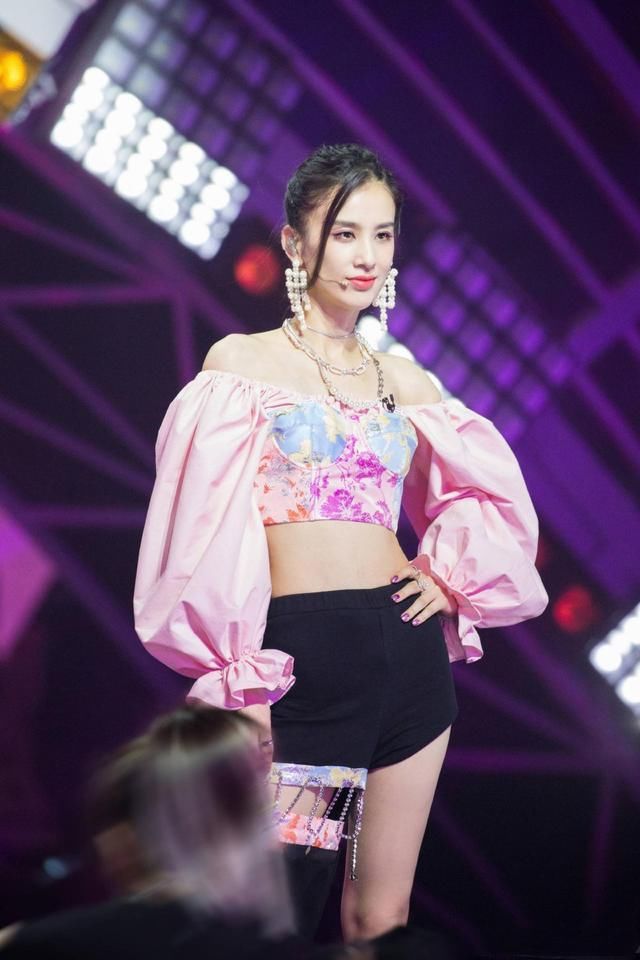  新一期|《浪姐》新一期开播评分却下滑，节目从爆火到无聊只因为万茜？