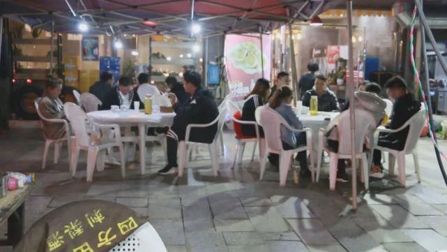 国庆|【六枝融媒】六枝人民品美食 庆国庆