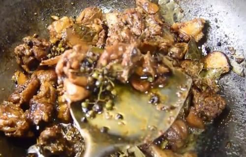  香辣|爆炒鸡块，一道香辣鲜美的家常菜，按照步骤学，也能做出饭店味道