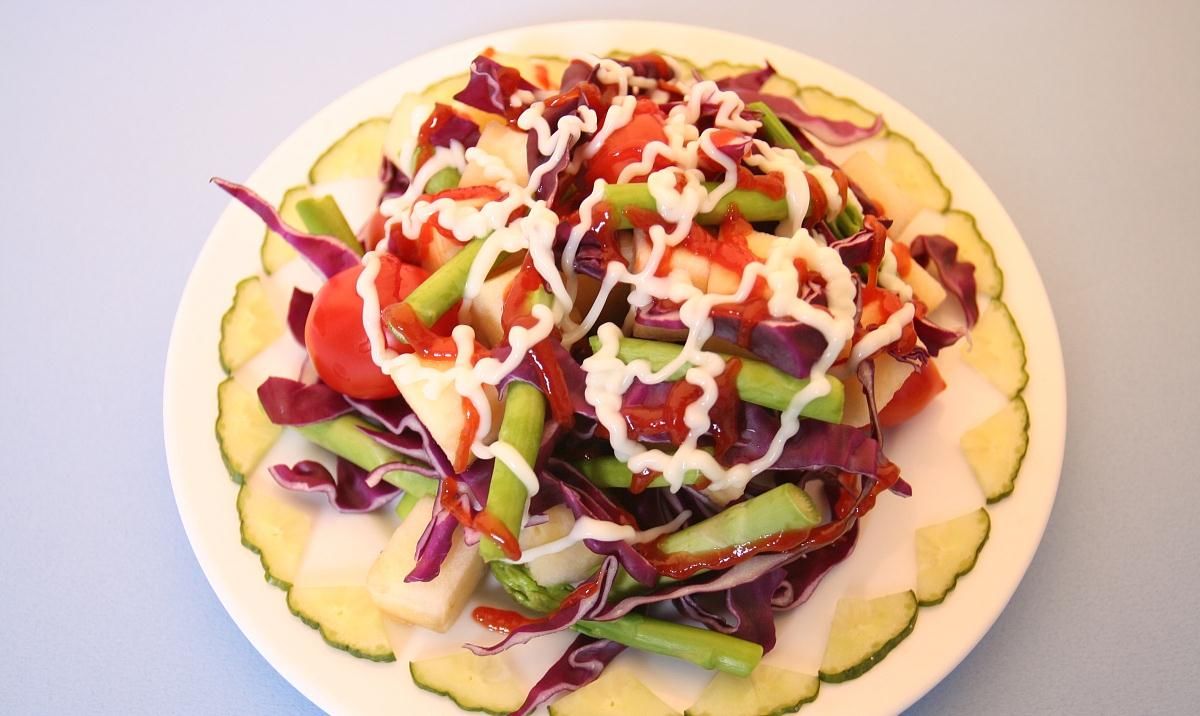  关晓彤|关晓彤做的蔬菜三明治到底好不好吃？我尝了一下，满是惊喜