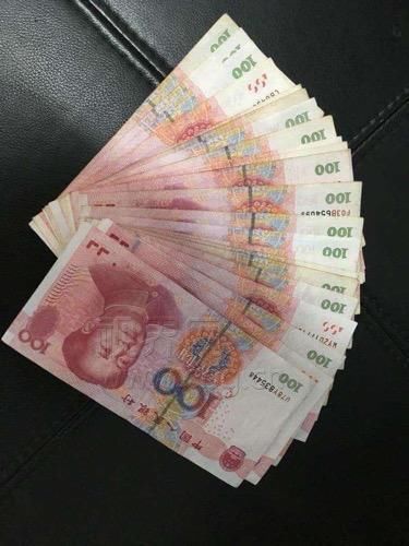 警察|清洁工捡到30万交给警察，失主却说有35万，另外的5万元在哪里