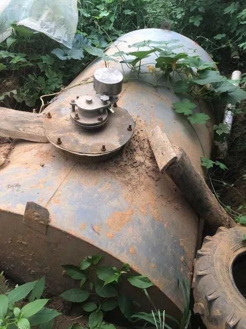 警方|公安部督办：这个黑油批发窝点让警方端了，缴了20吨成品油！