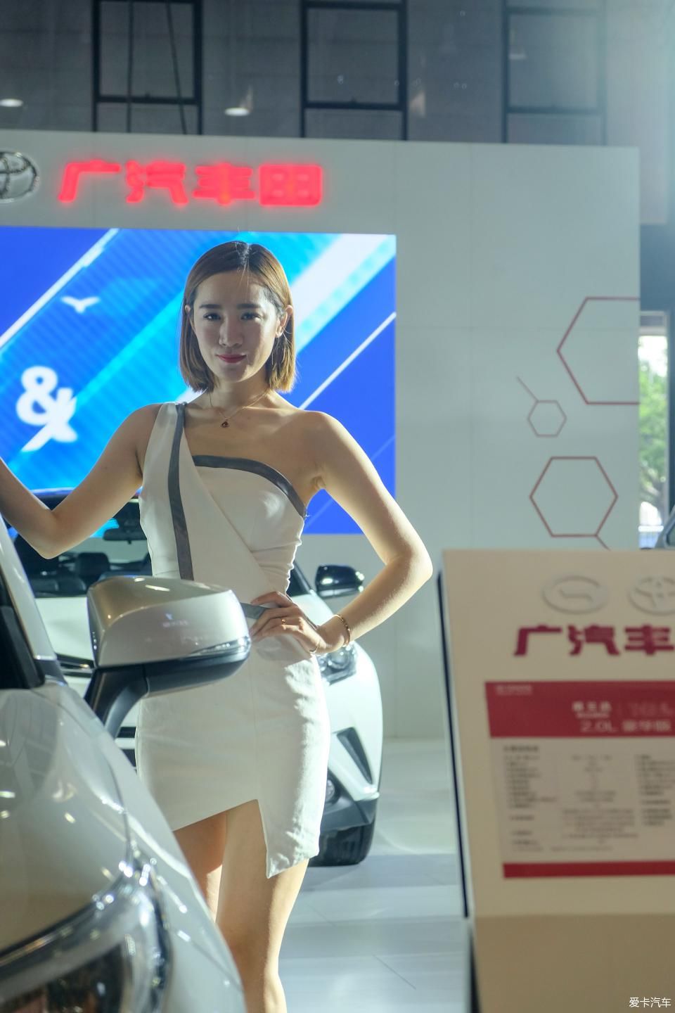  小姐姐|广州车展回顾，车展虽小，车模不少