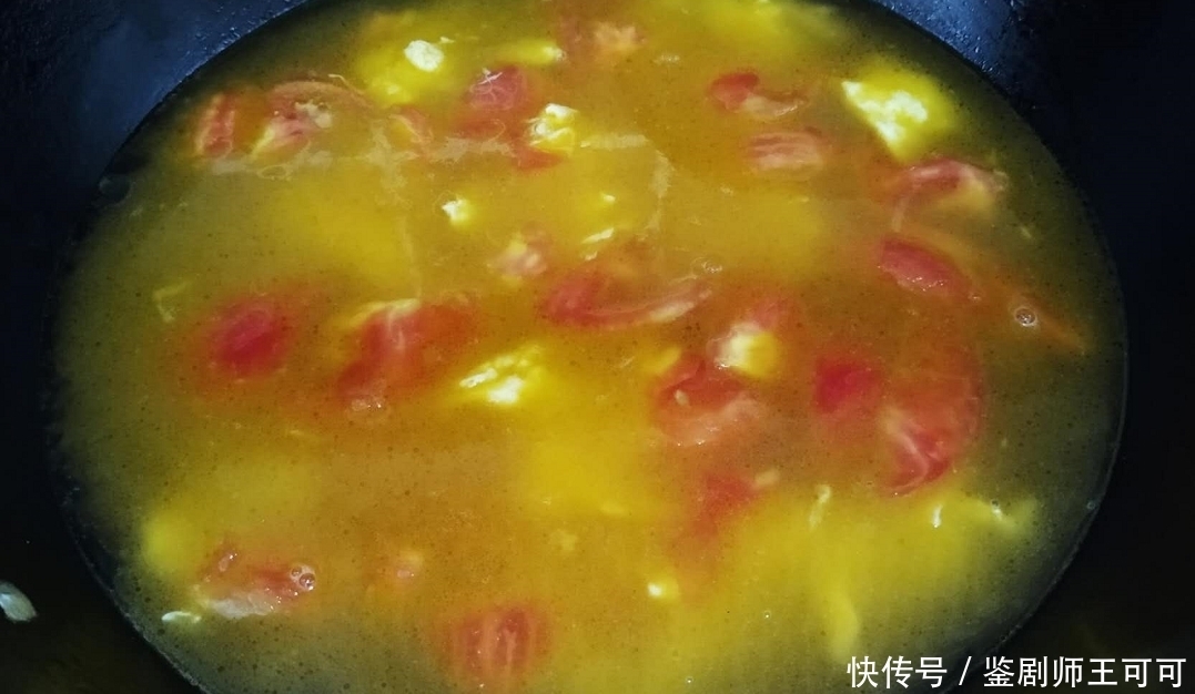 西红柿鸡蛋面|最简单的快手饭,5分钟做两碗,没有大鱼大肉,却吃得舒服