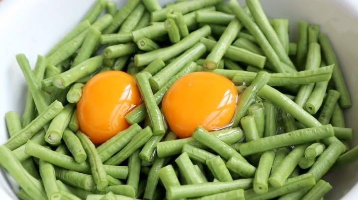 油炸|豆角不要炒了,试试此做法,不炒不油炸,鲜嫩好吃,营养又健康