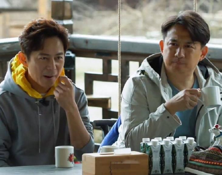  向往|《向往的生活》是分批录制的，吃饭点外卖，送客是作秀？导演都没法圆