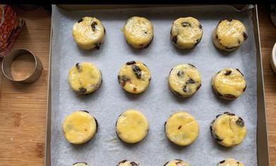  蛋黄|甜食爱好者来啦，超低卡葡萄干司康，实现甜品自由