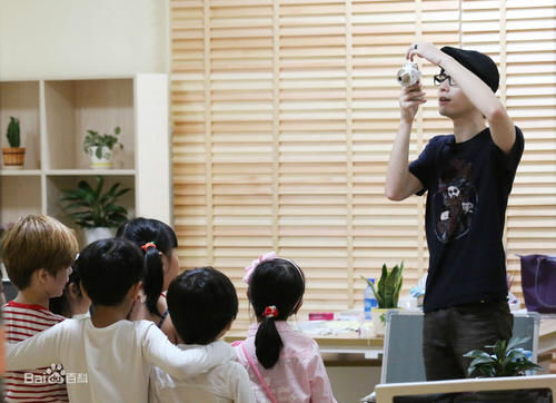  播出|节目播出后并无太大反响，但节目中的素人，却在多年后大火！