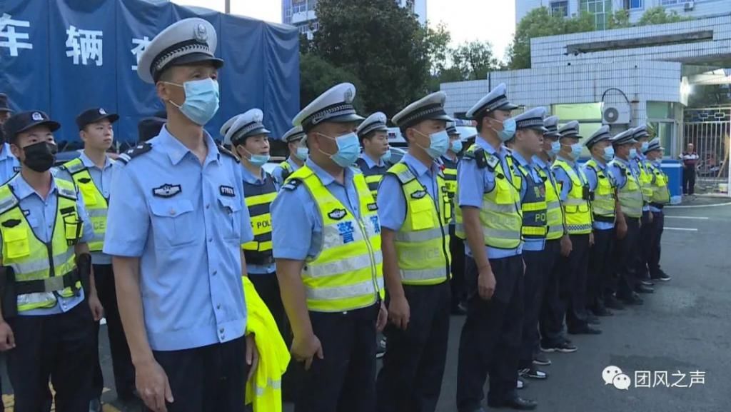  交警|平安团风|交警常态化夜查 守护您平安出行！