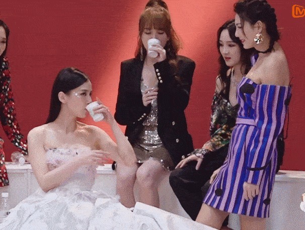 道位|首播破亿姐姐撕逼互怼,跪求加出道位