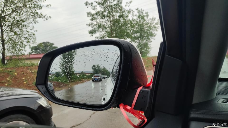 干干净净|老家兄弟结婚，大汉来当录像车！