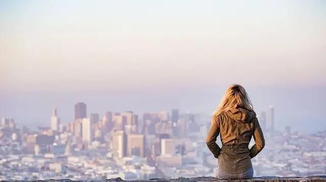 城里|农村剩男和城里剩女，能否走到一起？解决找不到对象问题？