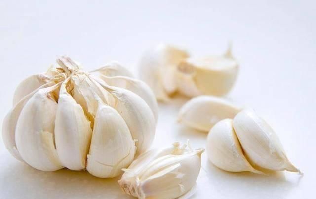 发芽|这4种“大蒜”不要买,买了也不要吃,赶快扔掉,看看你家有吗
