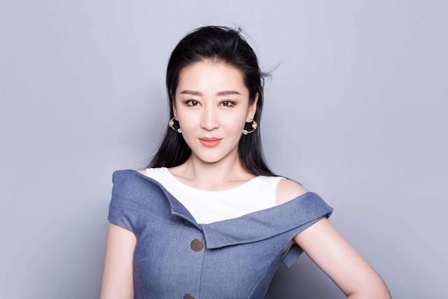  宠成|苗圃豪宅罕曝光！欧式装修奢华宽敞，43岁被身价过亿老公宠成公主