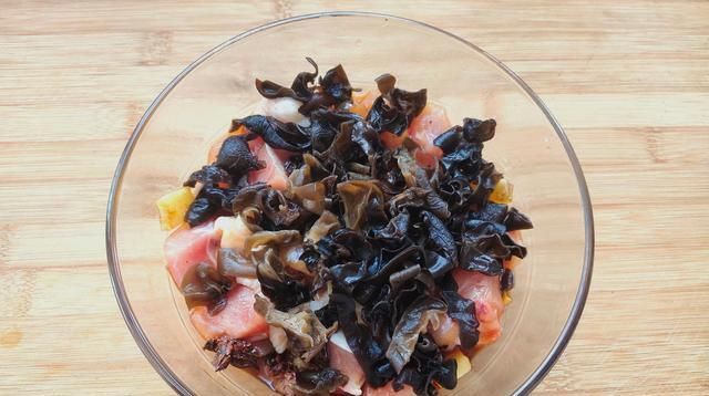 大人|夏天吃肉就吃它,蒸一蒸10分钟出锅,又鲜又营养,大人孩子都爱吃