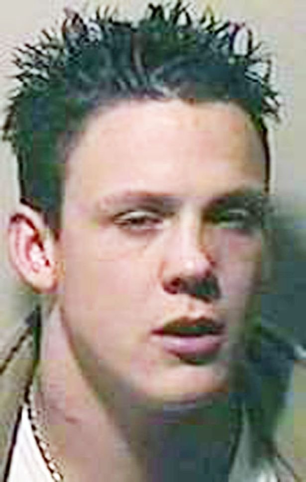 盖里|19岁女孩渴望父爱惨遭拒,其父亲曾喂她大量止痛药而被判入狱