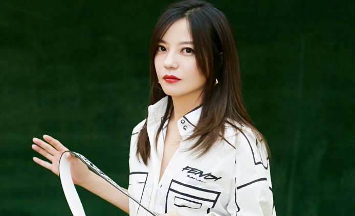  杨紫|赵薇新综艺来袭，嘉宾阵容强大，杨紫在线追星成功？