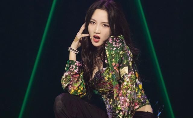  浪姐|《浪姐》五公表演宁静组拉跨，李斯丹妮组全员晋级，万茜再惹争议