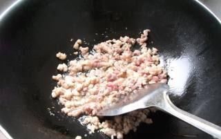  油腻|炒茄子总吸油？多加一步，不油腻、不发黑，很实用的技巧！