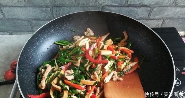  季节|农村里不要钱的野葱，城里人抢着买，下饭香喷喷，错过季节就没了