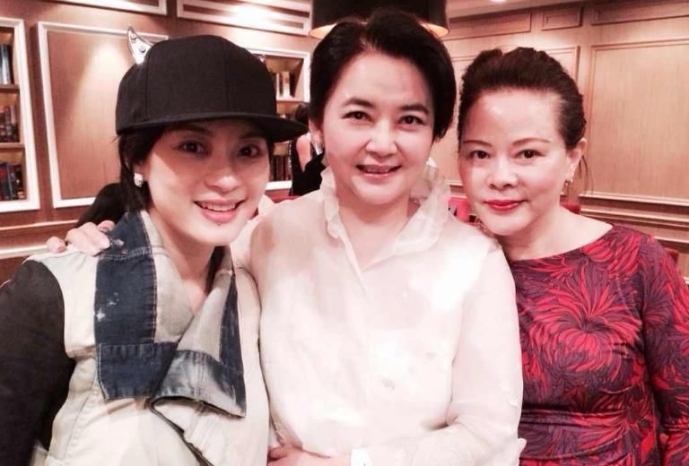 感觉|老了就不适合化浓妆,胡慧中装嫩完全认不出,不真实更不优雅!