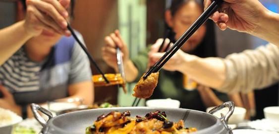  外蒙|外蒙游客怒斥：中国坚持了几千年的东西，我们到现在却坚持不了