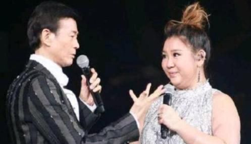  父母离异|同是一个爹，郑少秋4个女儿生活差距不是一般大，网友：渣男