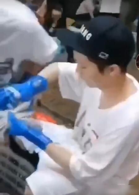  陈赫外|《哈哈哈哈哈》路透曝光，鹿晗邓超陈赫外，五人团第四人终于现身