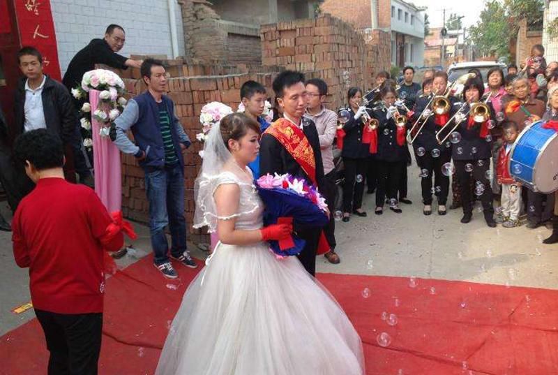 二婚|从看不上到遭哄抢，农村二婚女“溢价”背后，农民该重视这3件事