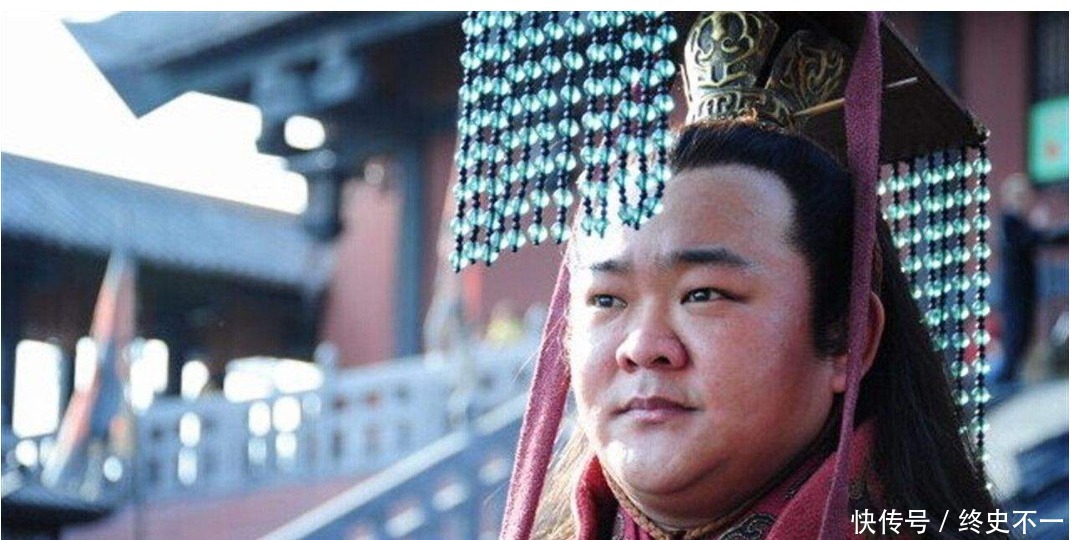 三国|刘禅写了三个字挂在门口被放过,众人不解,司马昭倒过来念