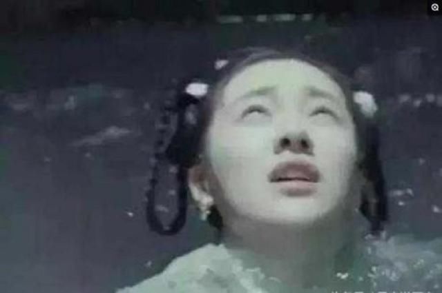 剧组|女星拍戏嫌水脏,要求剧组换140桶矿泉水,现在她混成啥样了?