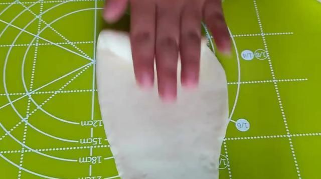  做法|电饭锅版老面包的做法，香甜松软，出锅之后超好吃！