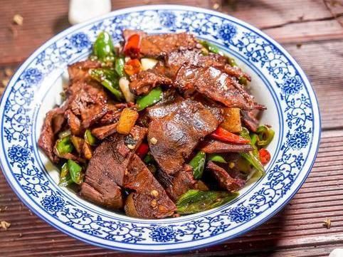 腥味|炒牛肉时,牛肉一炒就老?学会2个小妙招,不老不柴,鲜嫩没腥味