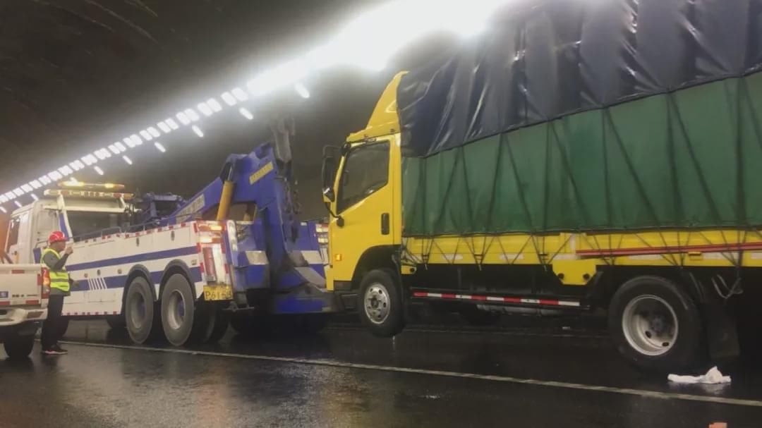  联动|高速隧道内有事故导致危化品泄漏？看河南高速交警多部门如何联动演练应急救援