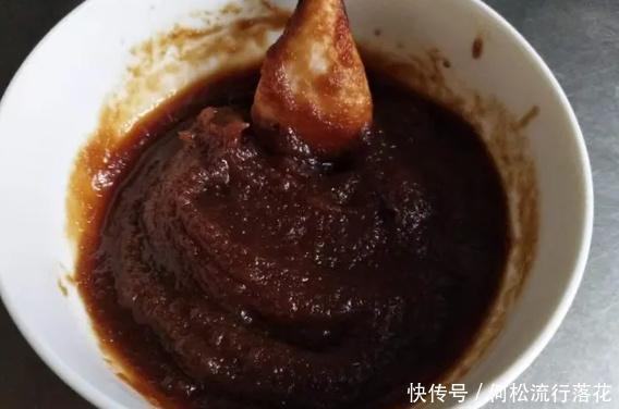 嘴里|枣泥馒头新做法,香甜松软,我有小妙招,吃到嘴里全是枣味!