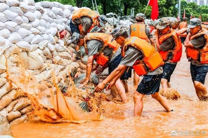 设立|中部战区在洪湖市设立前方指挥部 统筹指挥驻鄂部队抗洪抢险