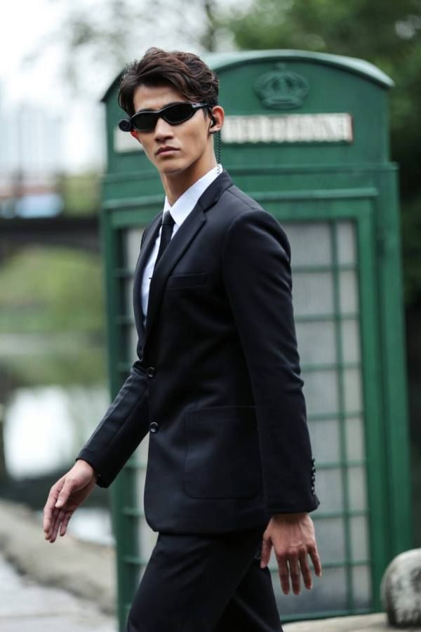  没变|《中餐厅》杀青四年后王俊凯李子峰再同框，人没变但身份不同了