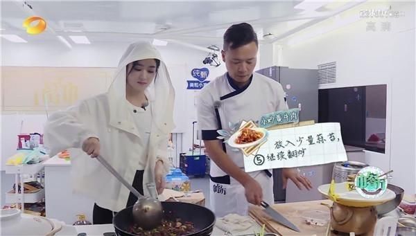  冠军|《中餐厅4》首播斩获收视冠军